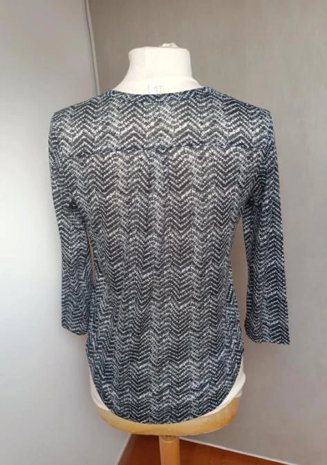Blusa de mangas 3/4 preta e branca tamanho XS/34 – photo 5